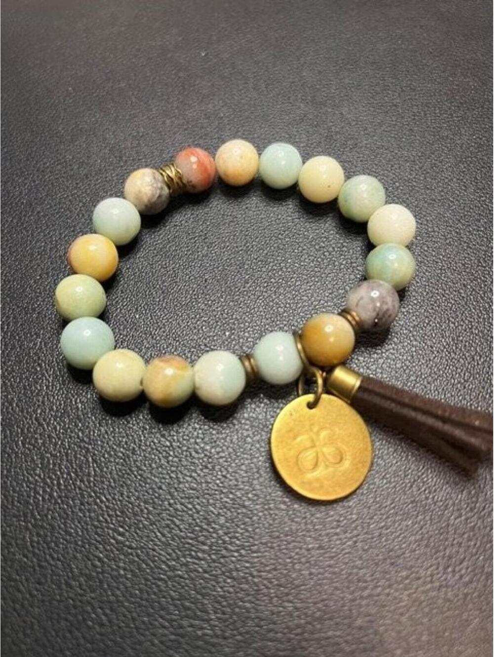 B5588 Arbonne Beaded Stretch Bracelet Natural Stone Beads Tassel Charm stretchy